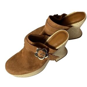 EUC Chelsea & Violet Tan Suede Platform Mules Flower Buckle Woven Heel Clogs 7.5